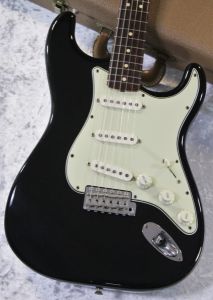 Master Grade 1963 Stratocaster Metallic Black / Bird's eye Flame