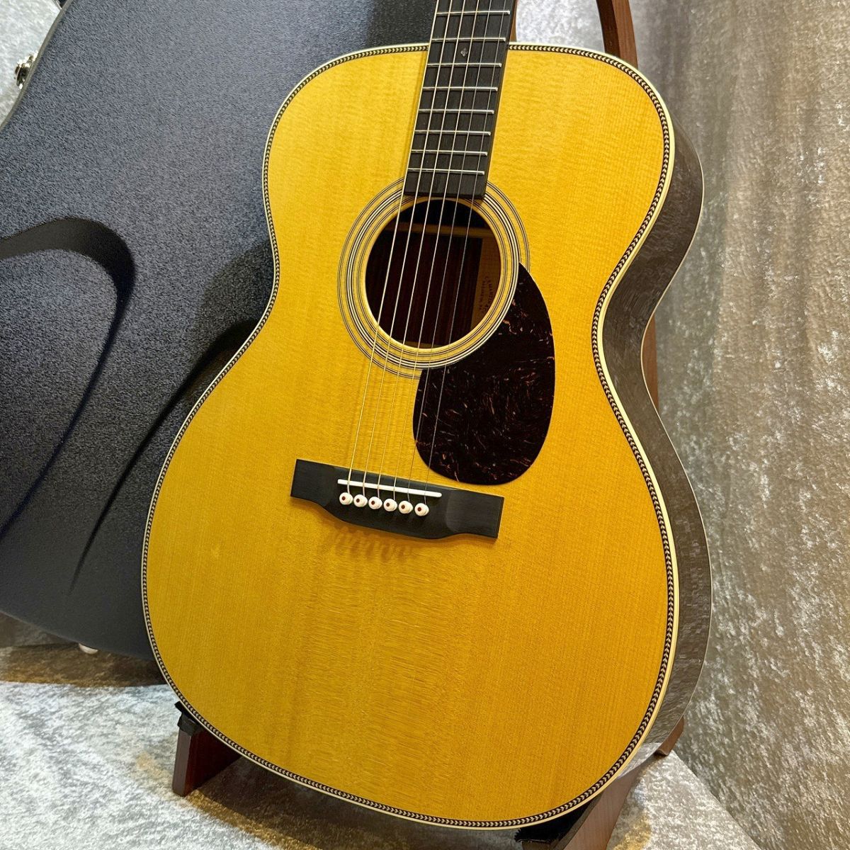 OM-28 Standard #2931570 | 【クロサワ楽器店オンラインショップ】いい