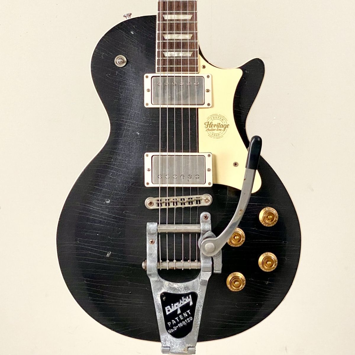 Custom Shop Artisan Aged H-150 Plain Top Bigsby -Space Black
