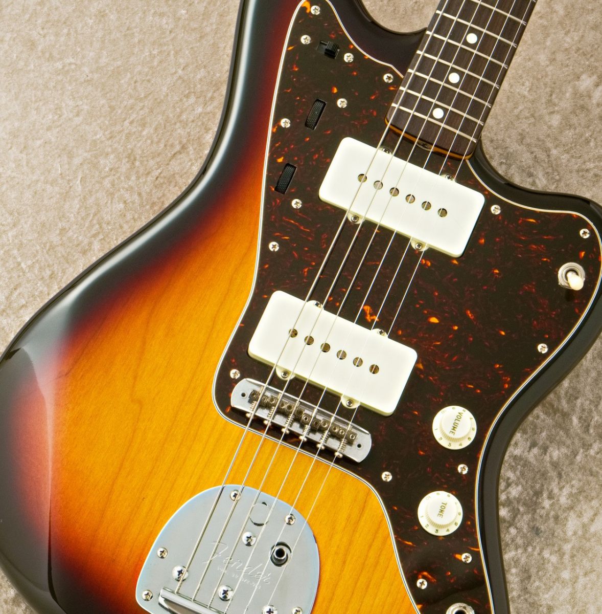 Made in Japan Traditional II 60s Jazzmaster -3 Tone Sunburst
