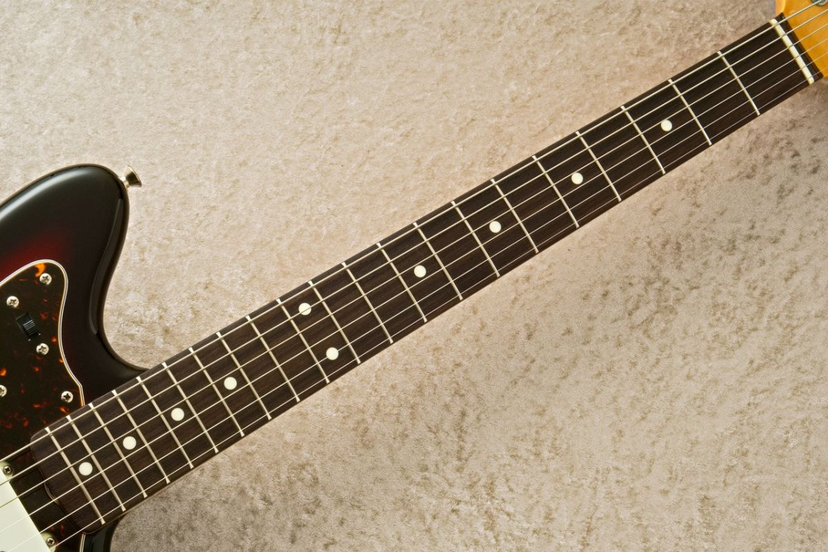 Made in Japan Traditional II 60s Jazzmaster -3 Tone Sunburst