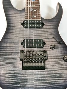 久々の入荷!】【日本製7弦】【Ibanez j.custom】RG8527 -Black