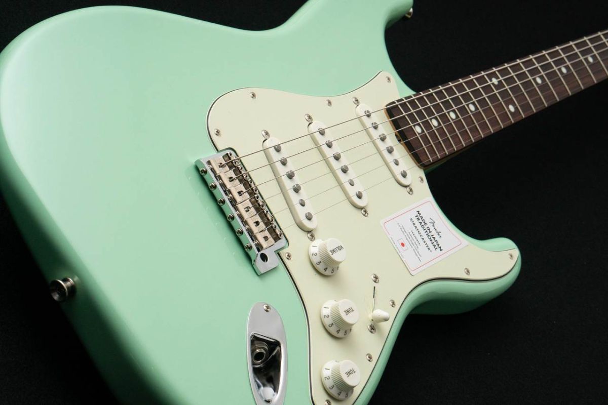 Made in Japan Traditional II 60s Stratocaster -Surf Green