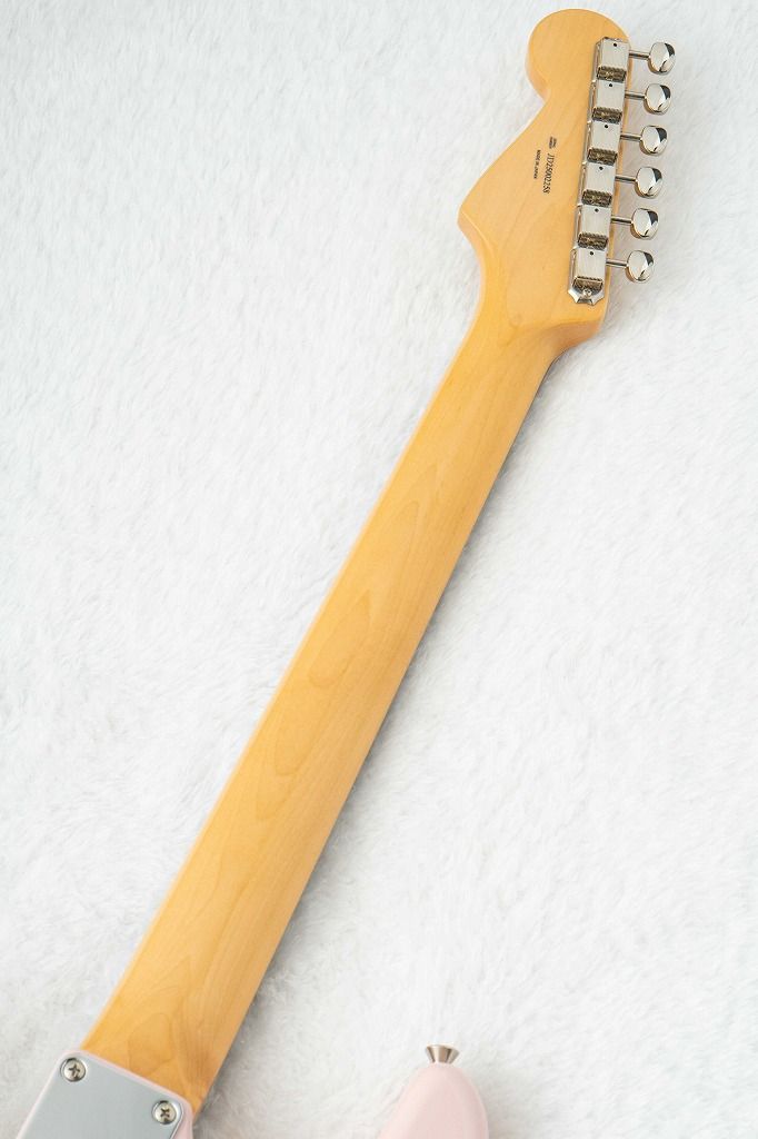 Made in Japan Traditional II 60s Stratocaster Shell Pink