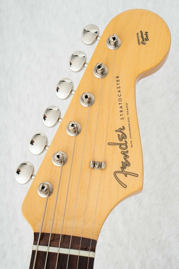 Made in Japan Traditional II 60s Stratocaster Shell Pink