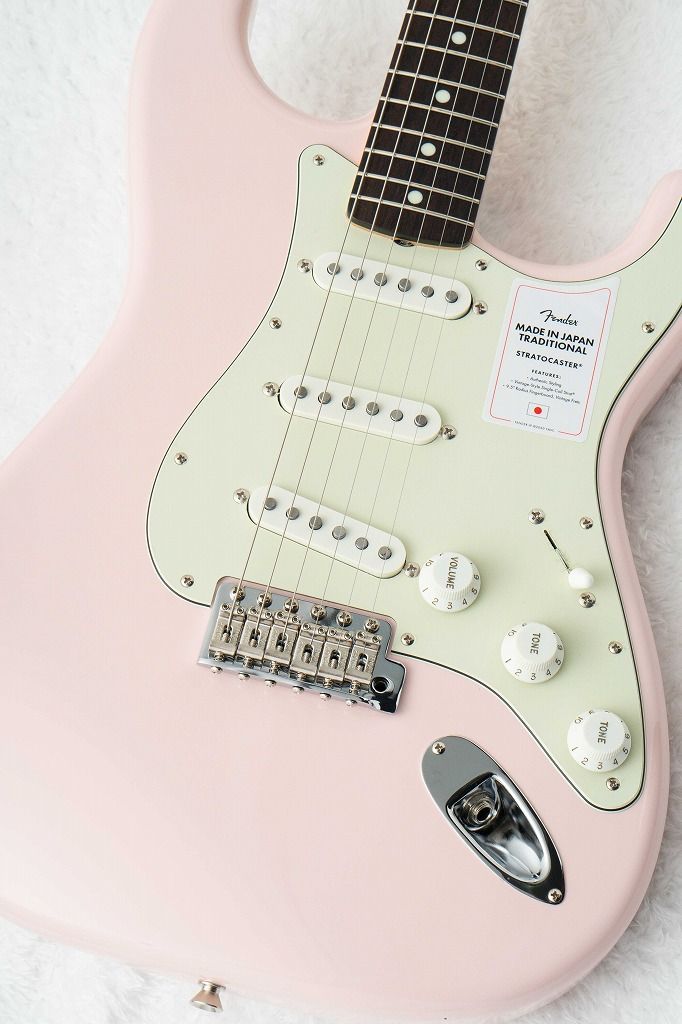 Made in Japan Traditional II 60s Stratocaster Shell Pink