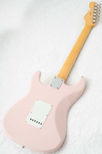 Made in Japan Traditional II 60s Stratocaster Shell Pink