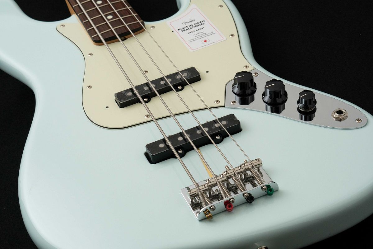 Made in Japan Traditional II 60s Jazz Bass -Sonic Blue
