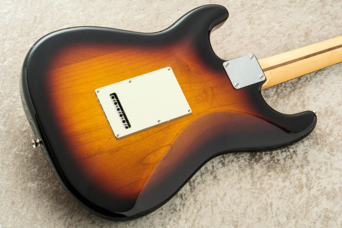 Made in Japan Hybrid II Stratocaster -3-Tone Sunburst-【JD24031627