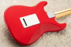 Made in Japan Hybrid II Stratocaster Maple Fingerboard -Modena Red