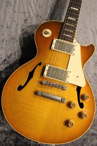 KM0164] 中古現状品 Concert Quality Guitar エレキギター サン