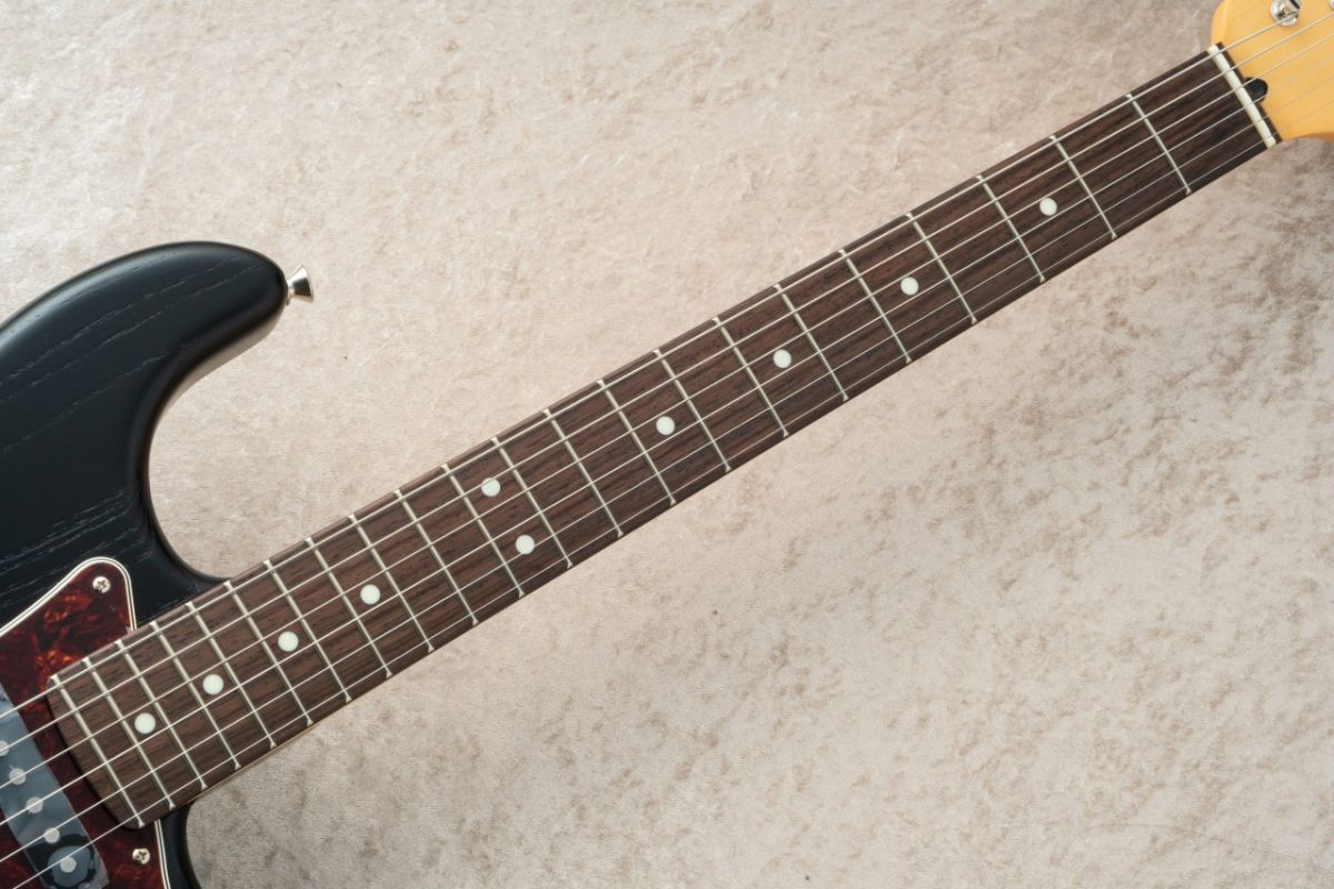 Made in Japan Limited Edition Stratocaster Raw Ash -Black