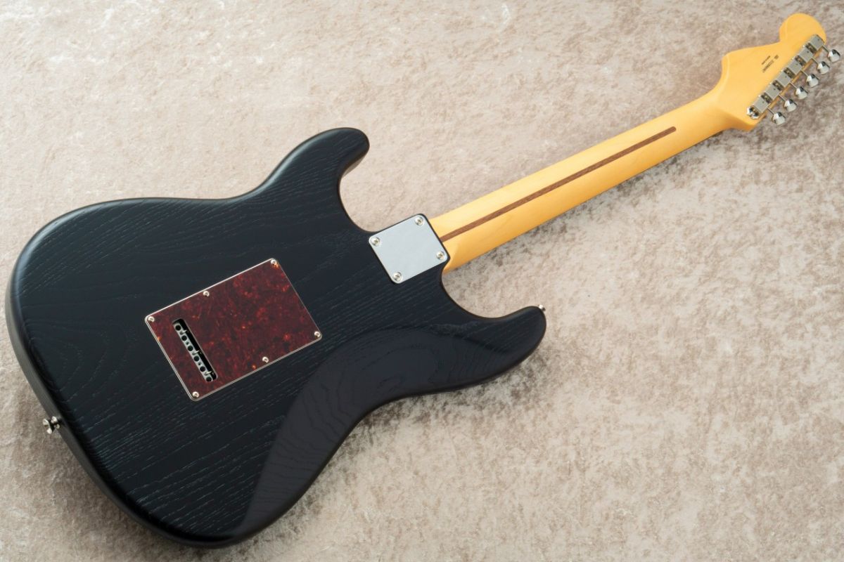 Made in Japan Limited Edition Stratocaster Raw Ash -Black
