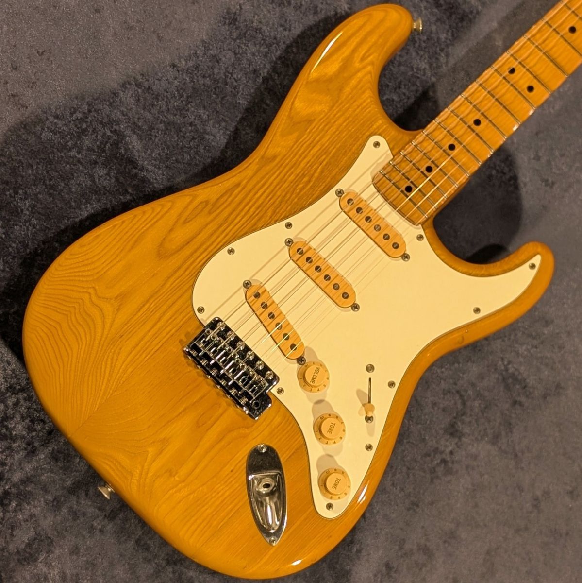 Fender Japan ST72-75 OWH [Eシリアル期]をご紹介！ | HOWL GUITARS
