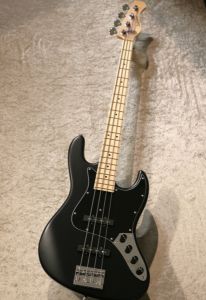 アクセラ　Sadowsky MetroLine VJ4 Sadowsky Metroline MV4 - Trans Red | Blue Guitars Online Store