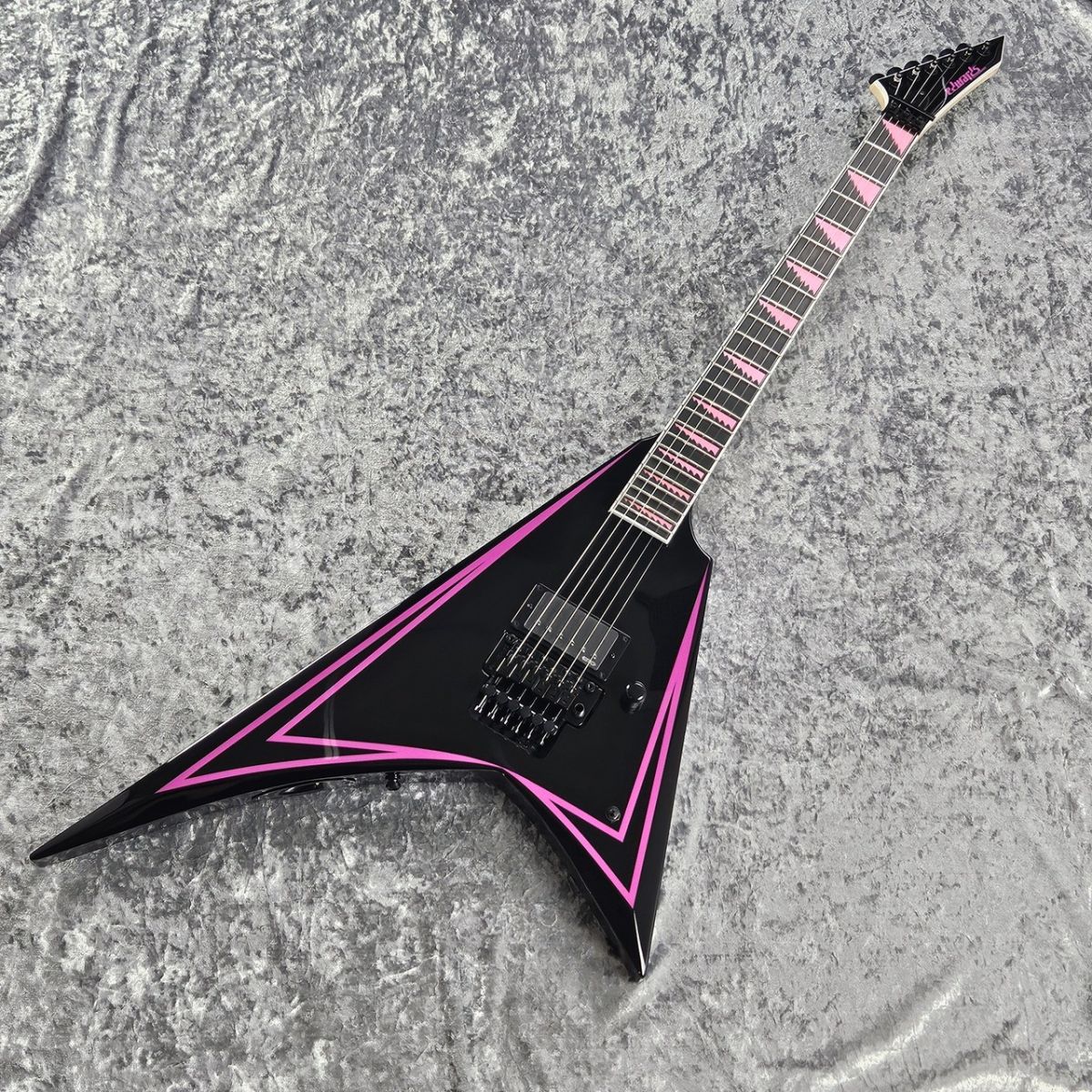 edwards PinkSawTooth アレキシ・ライホ　モデル e-alexi-pink-2.jpg