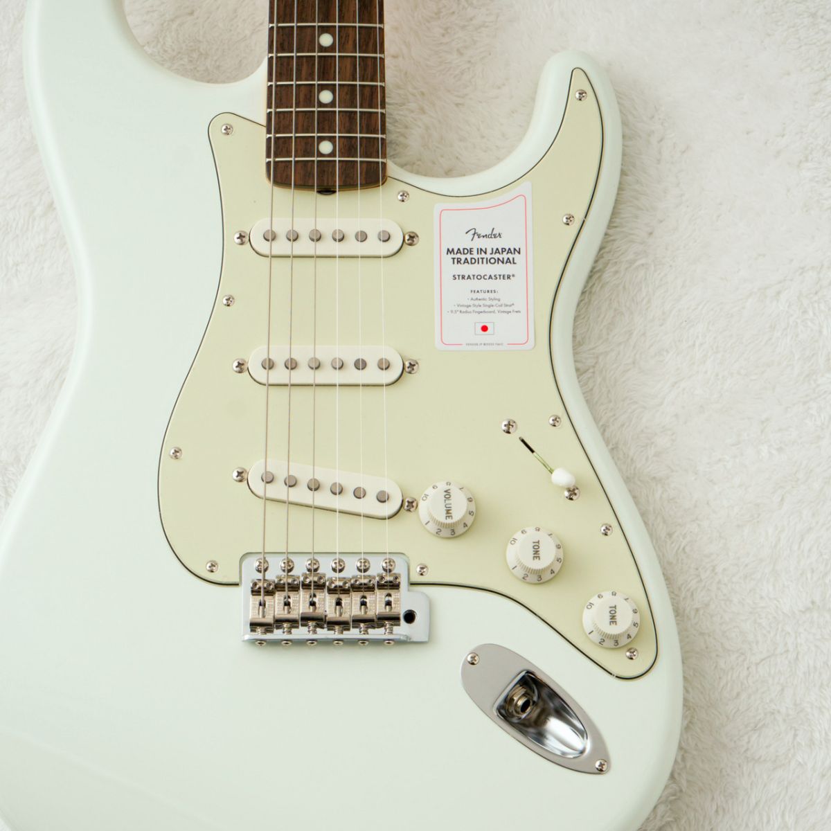 Made in Japan Traditional 60s Stratocaster Olympic White 