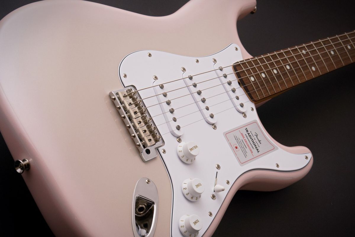 値下げ可 Fender Japan Traditional II 60s Fender Japan Traditional II 60s Stratocaster with RW FB in