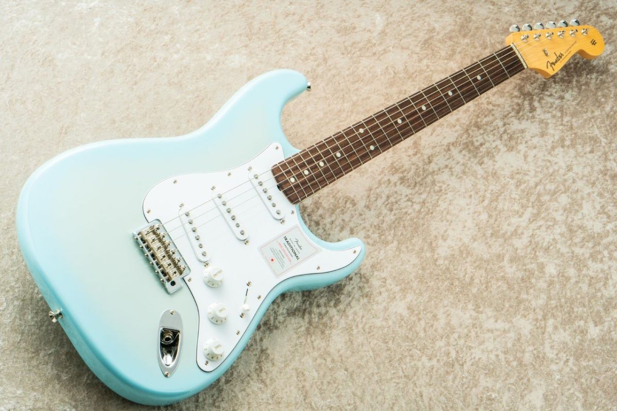 ストラトキャスターSSSアセンブリ Fenderストラトクラシック60年代復刻 Fender 60年代ストラトの特徴に迫る！ - HYBRID GUITARS Note