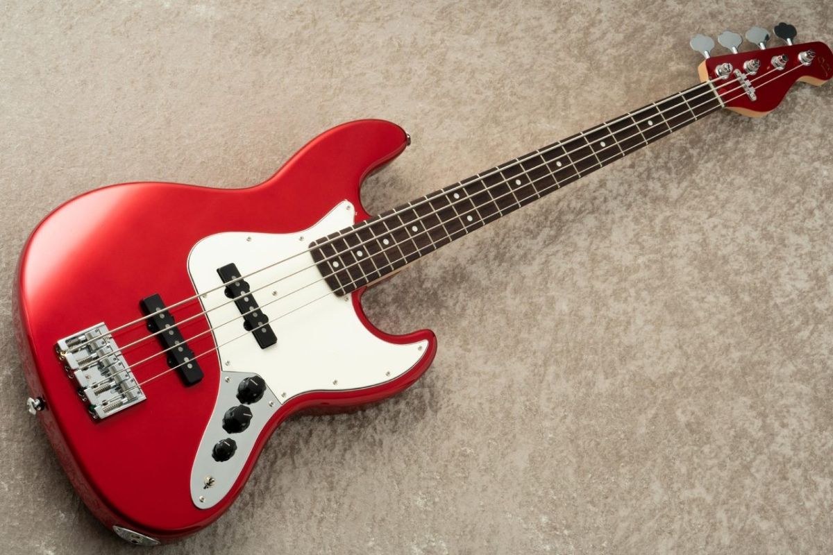 Standard series Beta J4 w/Matching Head -Candy Apple Red / CAR