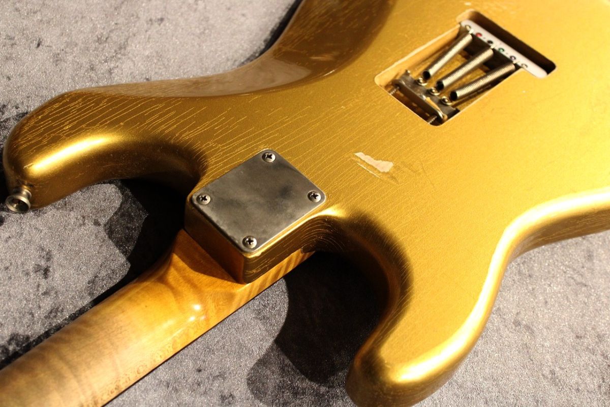 Dover SSS 5A Flame Maple Neck Aged Aztec Gold Medium