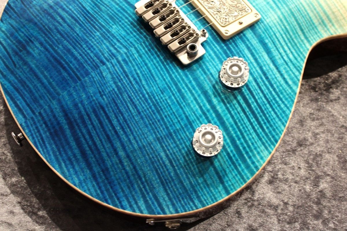 Arc-Singlecut 22 Master Grade Flame Top / Blue Faded / Euphoreal
