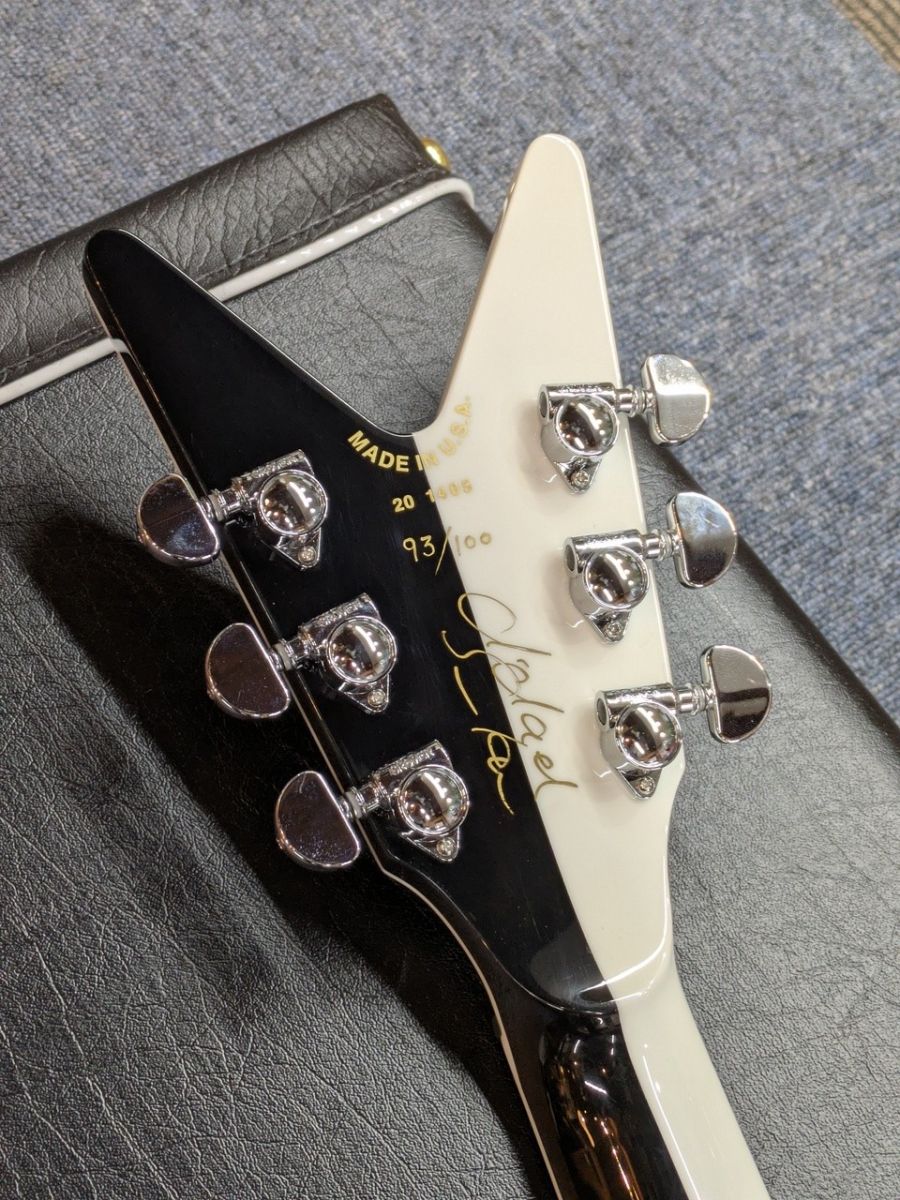 未使用】マイケル・シェンカー直筆サイン＆ 完全再現ギターレプリカ