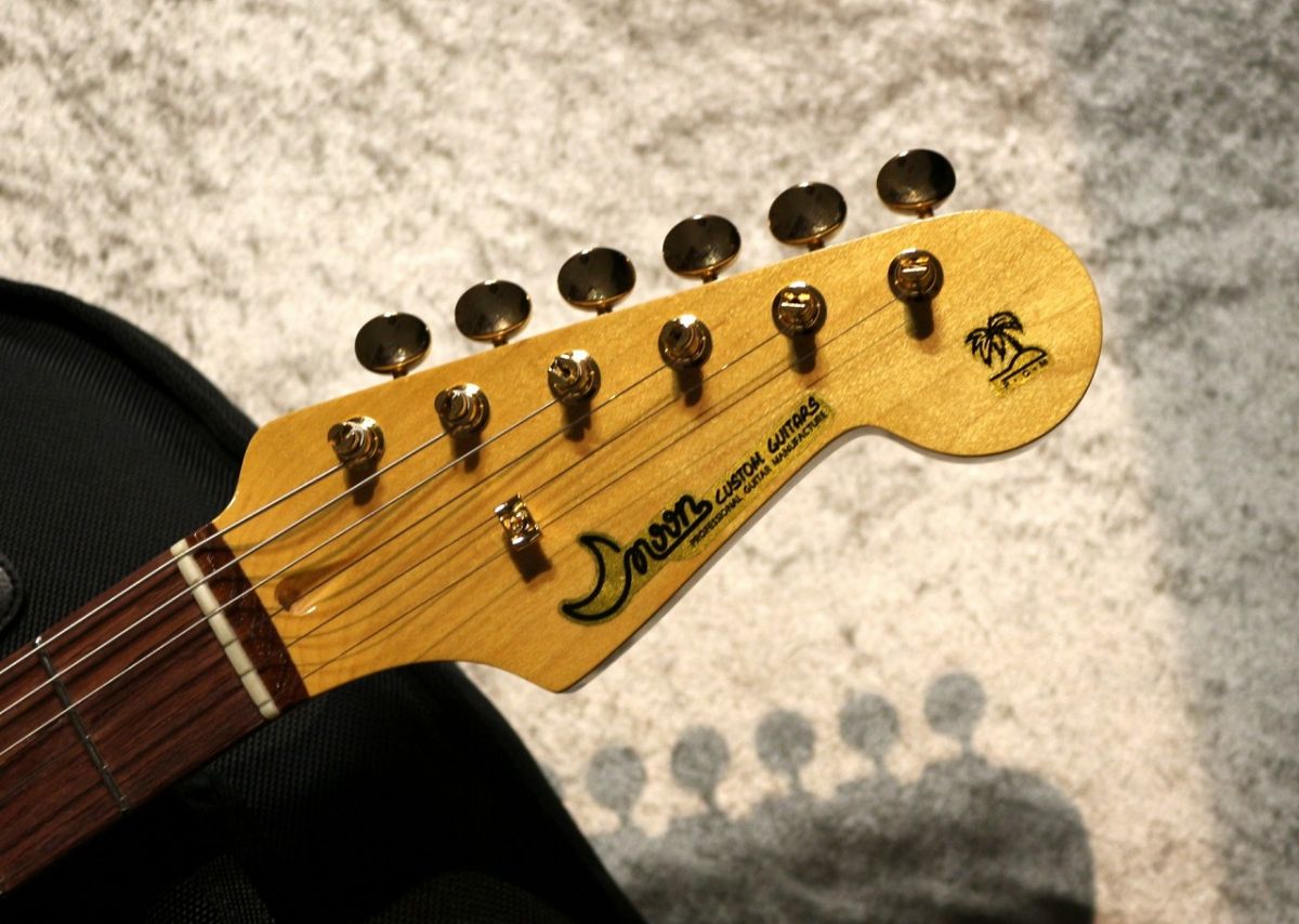 ST-C Black/R Gold Hard Wear #59102 | 【クロサワ楽器店オンライン