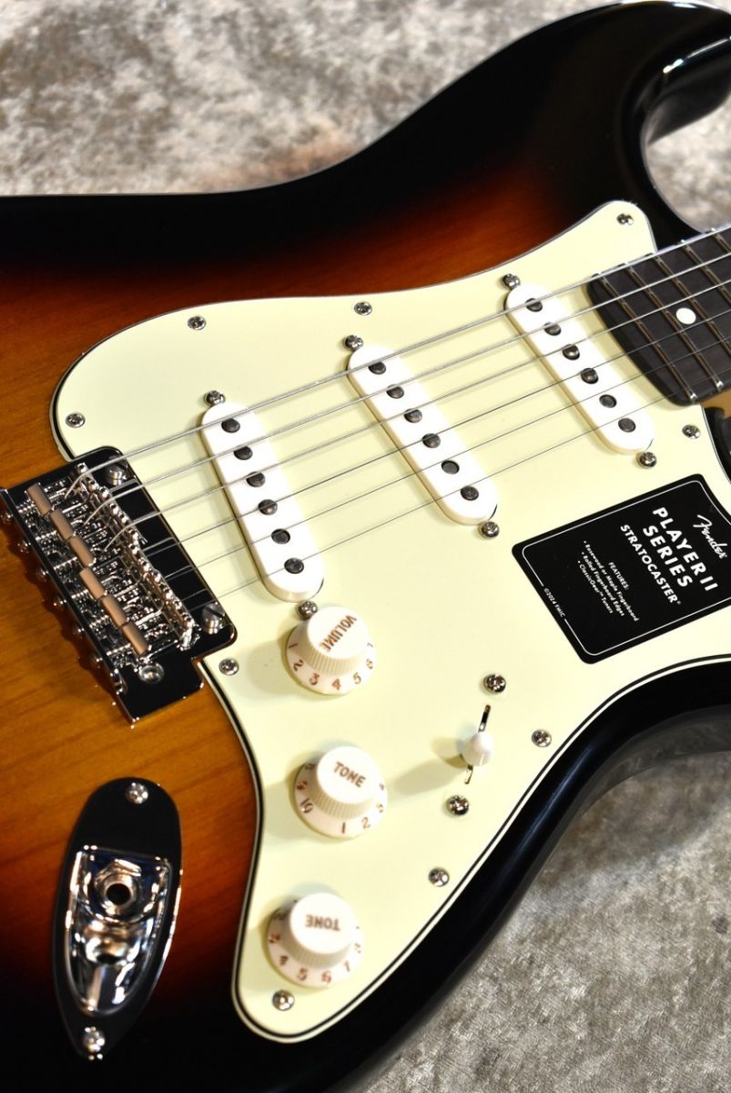 Limited Player II Stratocaster -3Tone Sunburst- #25015479