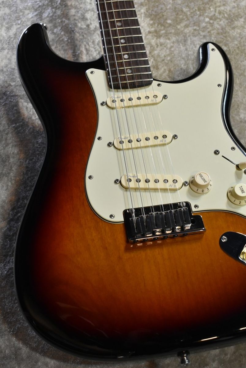 American Deluxe Stratocaster 3-Color Sunburst | 【クロサワ楽器店