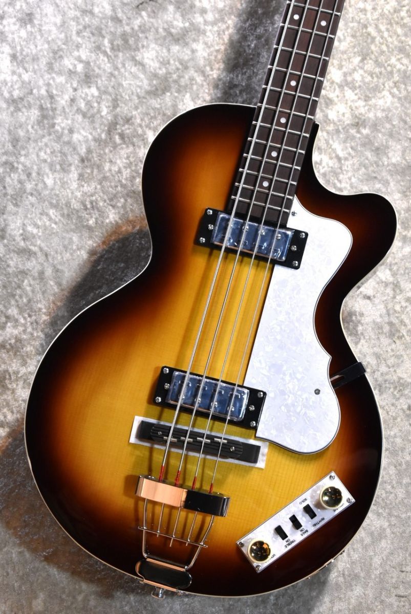 Höfner HI-SERIES エレキベース サンバースト、専用ケース付き