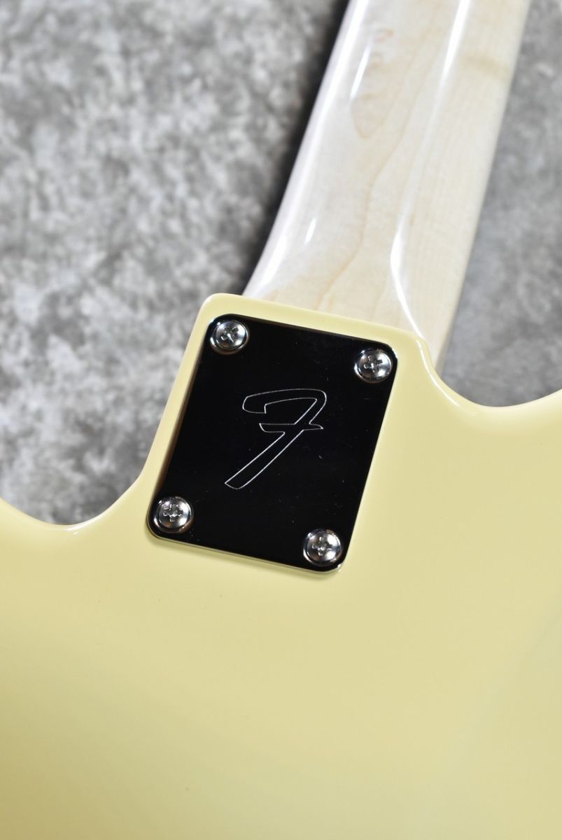Made in Japan Traditional 70s Precision Bass -Vintage White