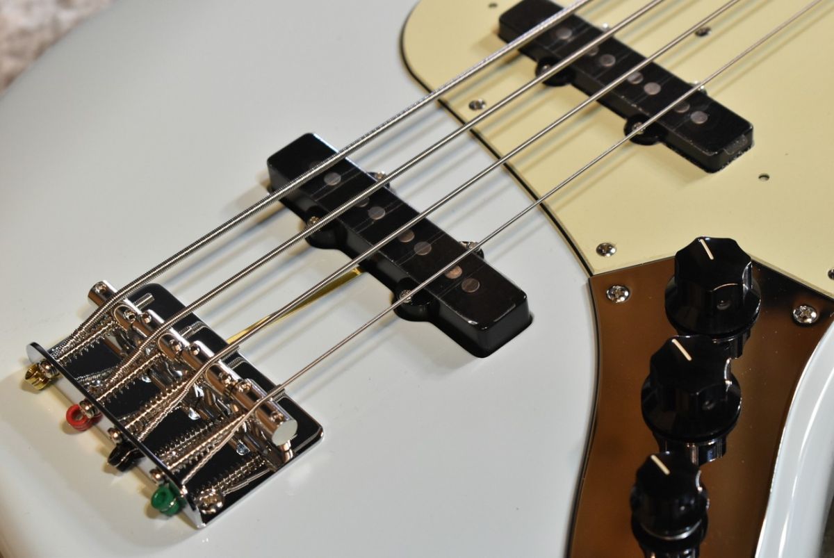 Made in Japan Traditional 60s Jazz Bass -Sonic Blue