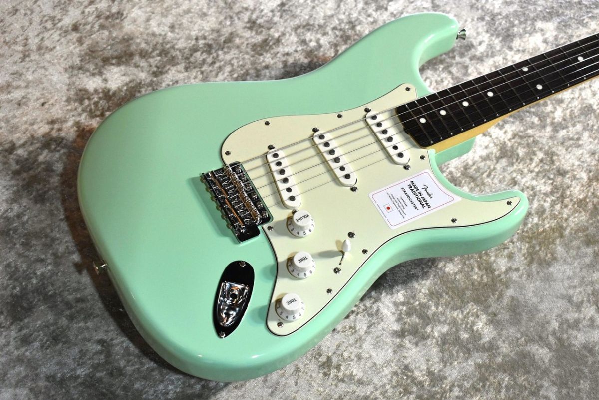 MADE IN JAPAN TRADITIONAL 60S STRATOCASTER -Surf Green