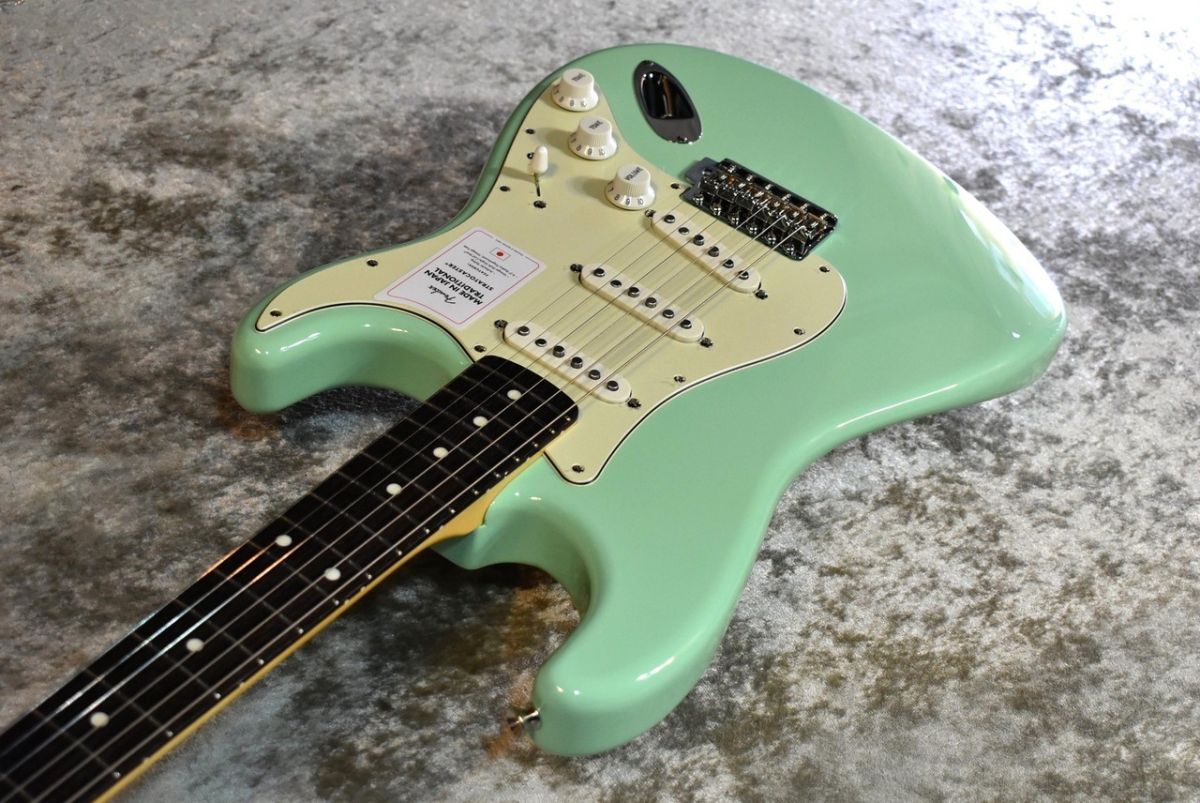 MADE IN JAPAN TRADITIONAL 60S STRATOCASTER -Surf Green