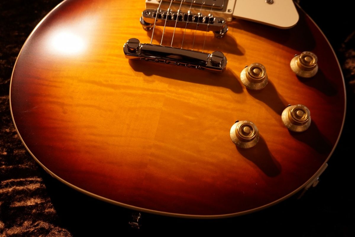 Epiphone Les Paul サンバースト ギター 本体 + ケース Epiphone Les Paul サンバースト ギター 本体 + ケース Epiphone Les