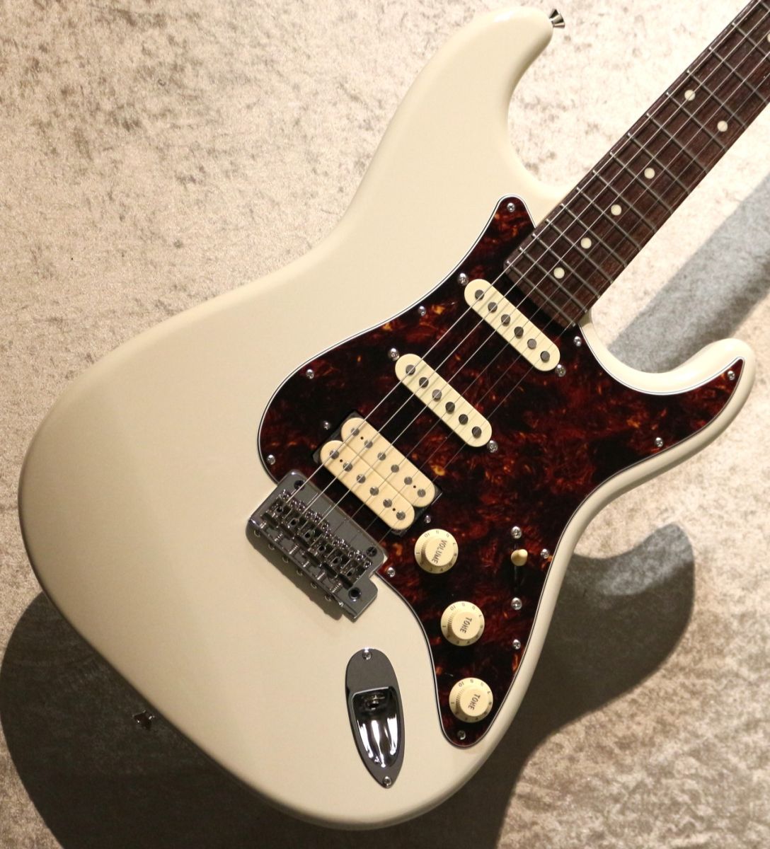 NST110RAL -Vintage White- #F240449 | 【クロサワ楽器店