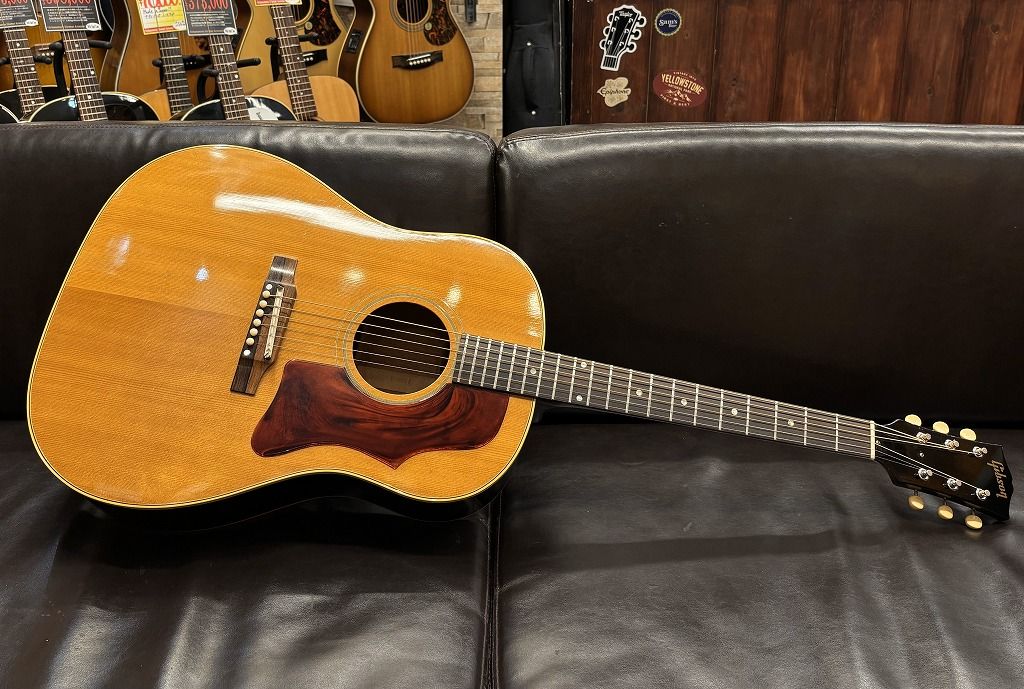 Gibson アコースティックギター J50 ハードケース付き Gibson J-50 1966年製 ヴィンテージ ハードケース付属 - メルカリ