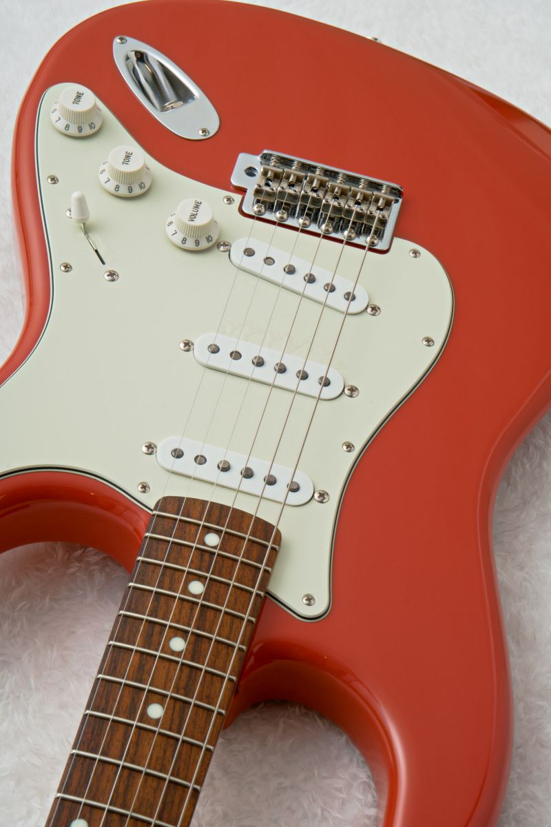 FSR Made in Japan Traditional 60s Stratocaster Fiesta Red