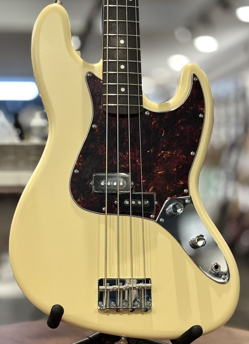 ベースギターAya SHISHAMO AYA MATSUOKA Signatuar Model VJPB-AM001 LA/VWH
