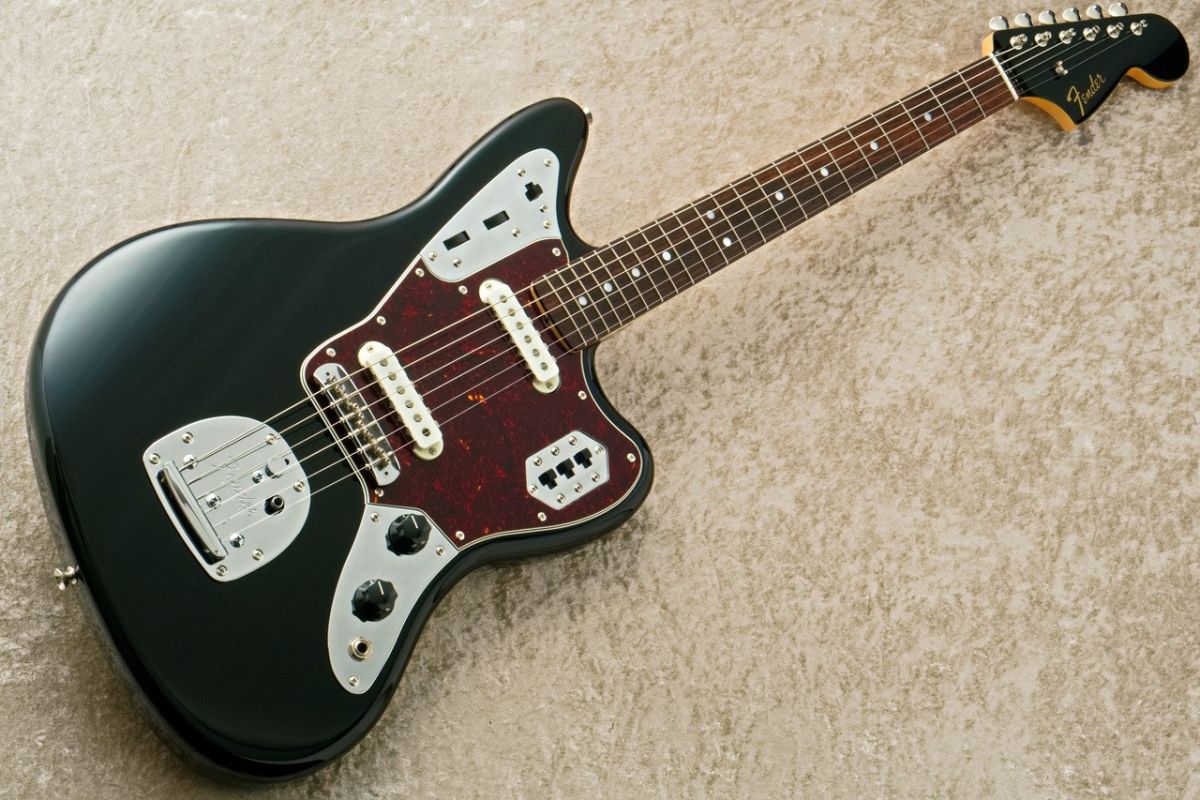 Fender Jaguar エレキギター 黒 Amazon.co.jp: Fender エレキギター Player Jaguar®, Pau Ferro