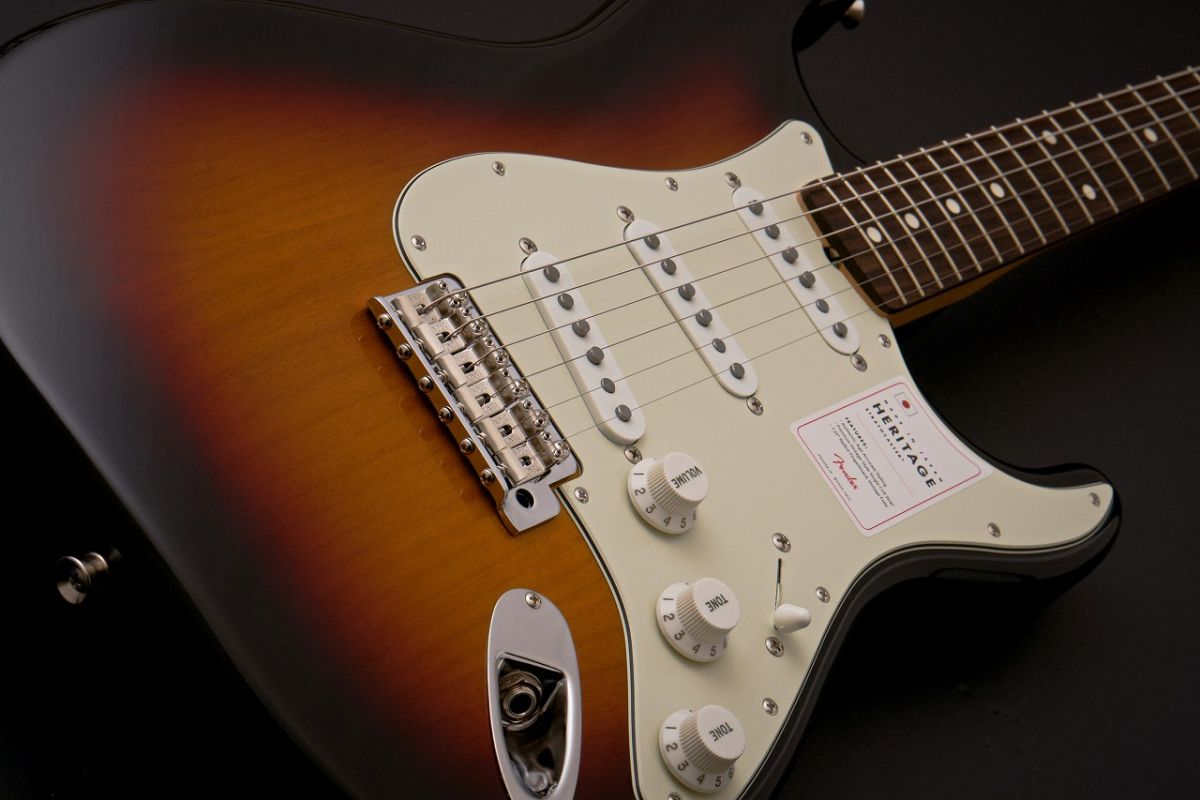 Made in Japan Heritage 60s Stratocaster -3-Color Sunburst