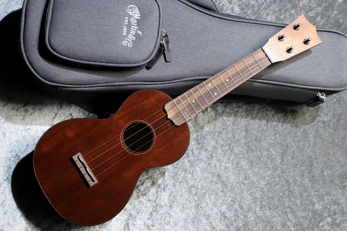 【ウクレレ】【Martin】 Style 3 Centennial Uke Martin Style 3 Centennial Ukulele - Willcutt Guitars