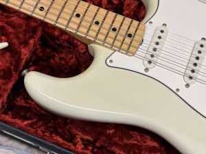ノーブランドStratocaster ブラックジミヘン Fender 2015 Jimi Hendrix Signature Stratocaster Black/Maple