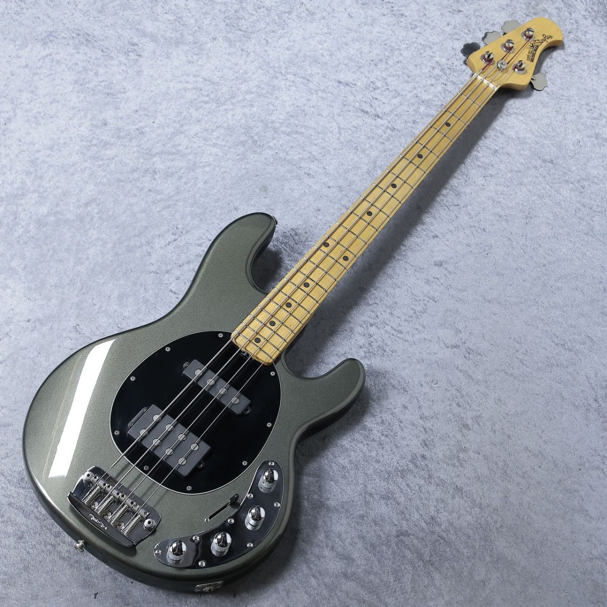 MUSIC MAN STINGRAY4弦ベース　(ネック反りねじれ有） MUSIC MAN STINGRAY4弦ベース (ネック反りねじれ有） - メルカリ