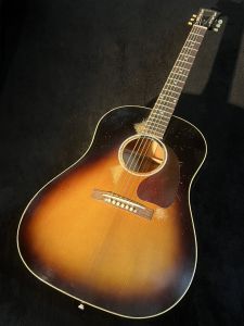 Gibson Murphy Lab 1942 J45 出品期限7月末！ Gibson Murphy Lab 1942 Banner J-45 Light Aged Acoustic Guitar
