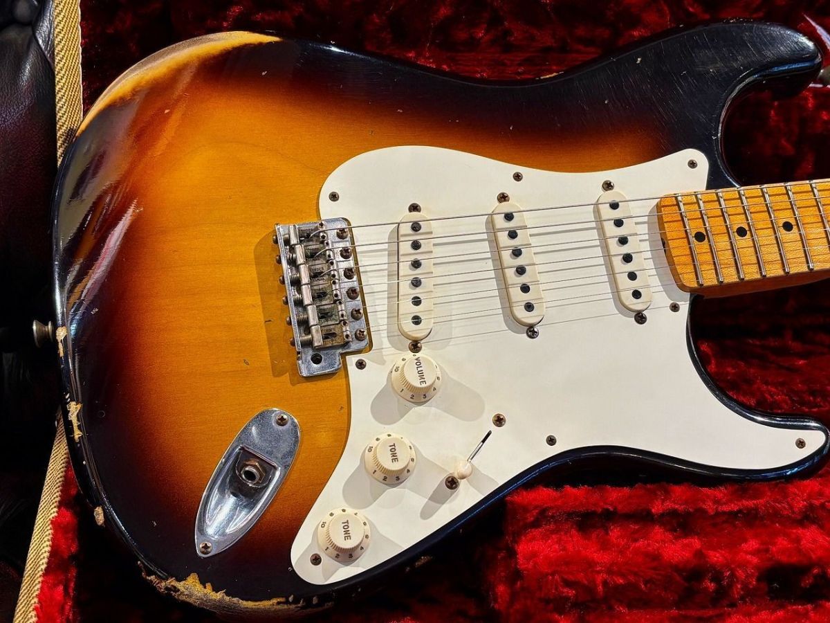 ストラトキャスター サンバースト　レリック 1957 Stratocaster Relic -Wide Black 2 Color Sunburst- 2021年