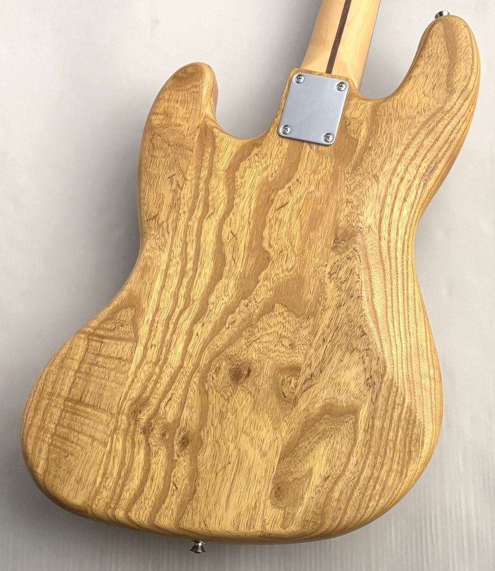 Made in Japan Limited Jazz Bass Raw Ash -Vintage Natural