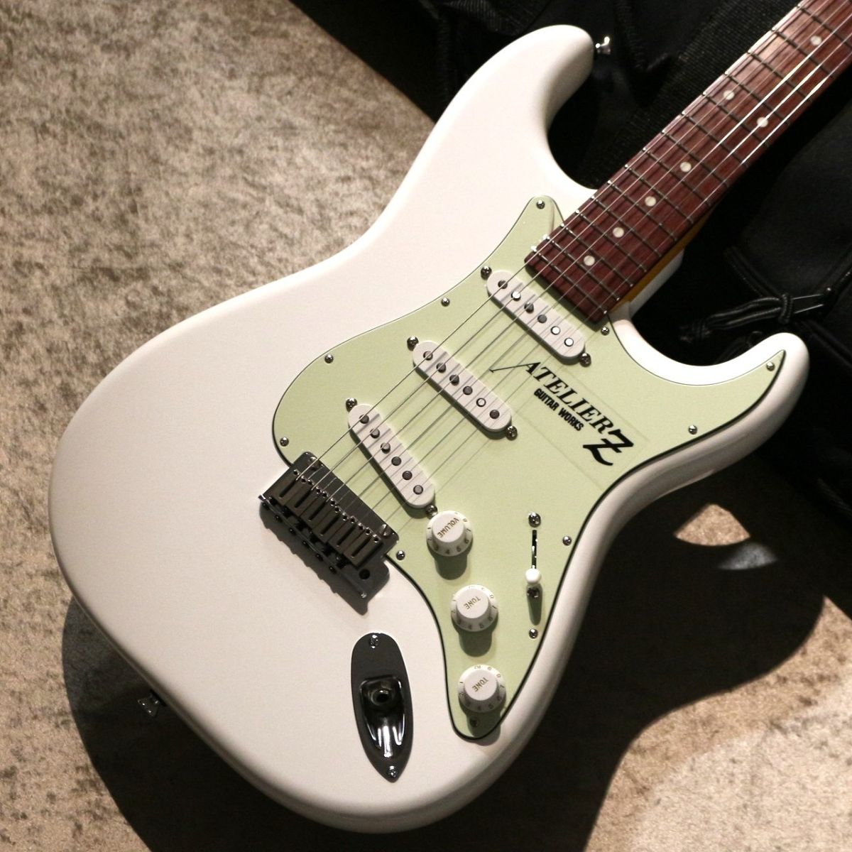 L.E.S. SPECIAL #201066 | 【クロサワ楽器店オンラインショップ】いい