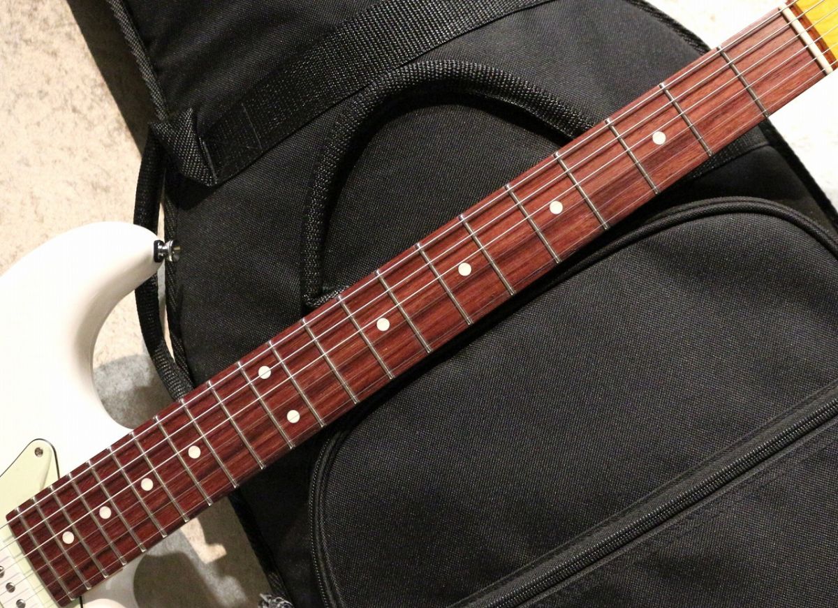 L.E.S. SPECIAL #201066 | 【クロサワ楽器店オンラインショップ】いい